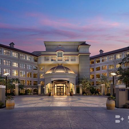 The Royal Kelowna - Bellstar Hotels & Resorts Εξωτερικό φωτογραφία