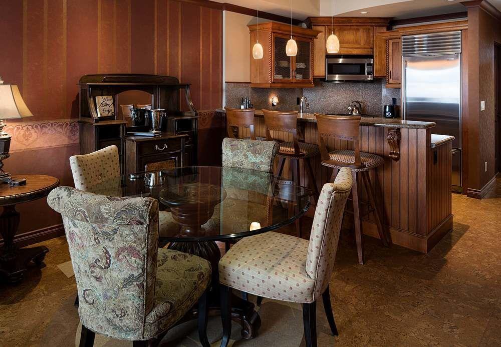 The Royal Kelowna - Bellstar Hotels & Resorts Εξωτερικό φωτογραφία