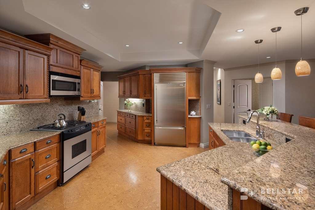 The Royal Kelowna - Bellstar Hotels & Resorts Εξωτερικό φωτογραφία